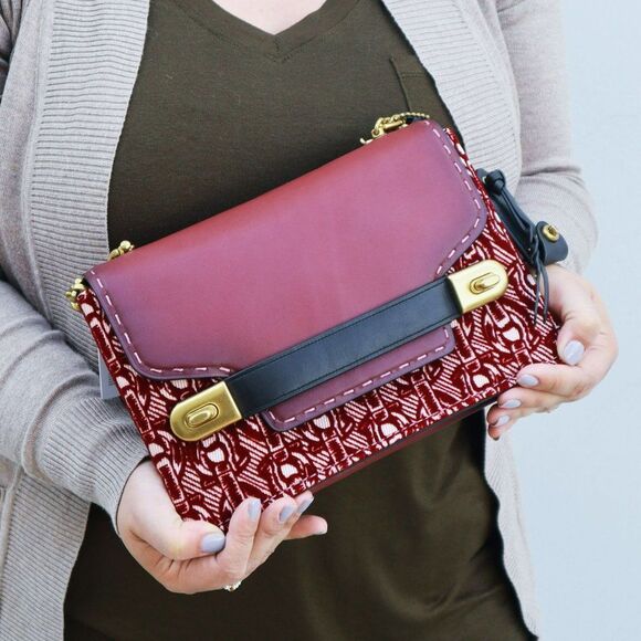 NWT Coach Swagger 1941 LIMITED EDITINO Chain Crossbody Clutch - Picture 1 of 12